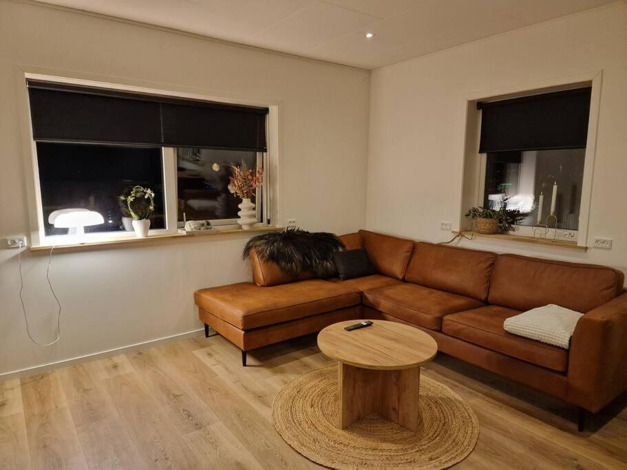 New Flat With Hot Tub - No3 Lejlighed Oyndarfjordur Eksteriør billede